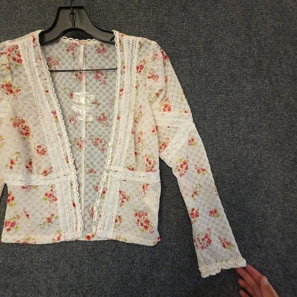 Free People Kika Top Blouse S Sheer White Lace Floral Button Front Long Coquette